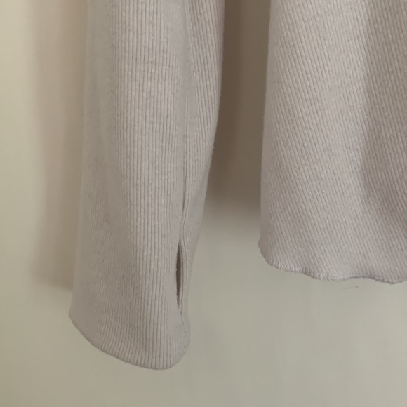 Chaser Long Sleeve Twist-tie Top - Picture 5 of 9